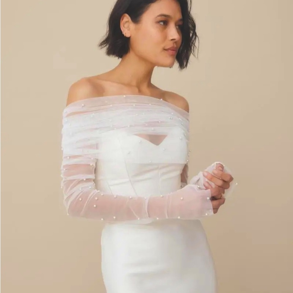 Brand New, Never Worn : Karen Willis Holmes Bridal Wedding Erin Wrap + Gloves